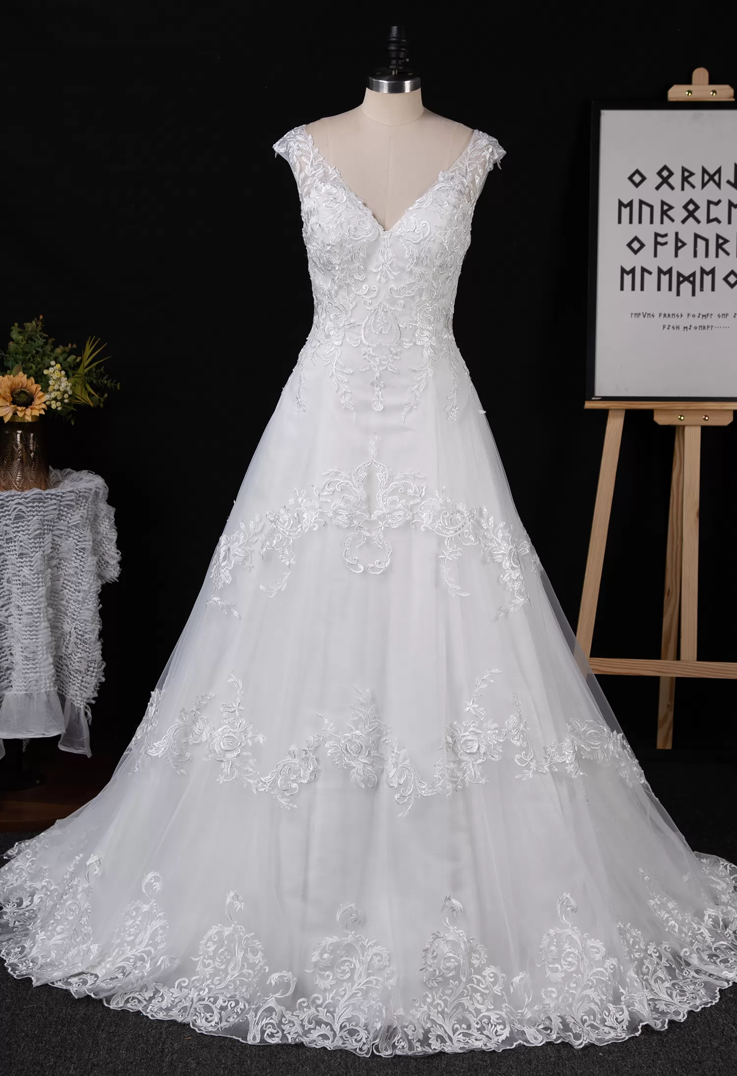 Romantic Lace Wedding Dress With Cap Sleeve