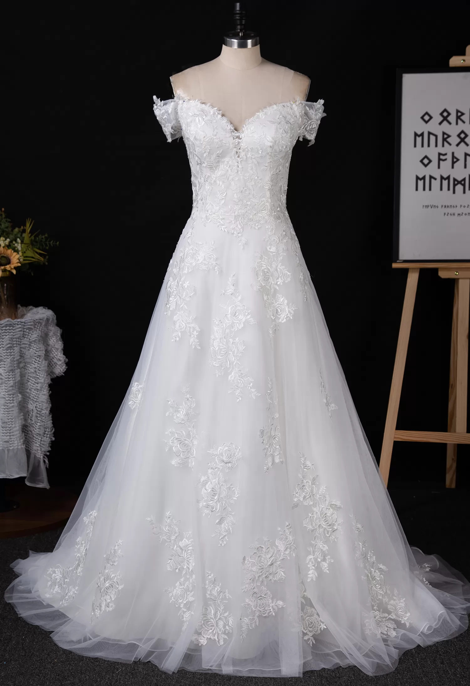 Modern Off-shoulder A-line Wedding Dress