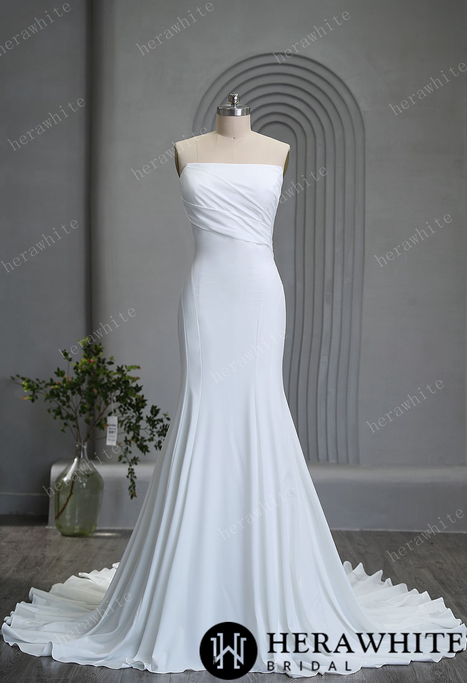 Simple Crepe Wedding Dresses With Beaded Backless